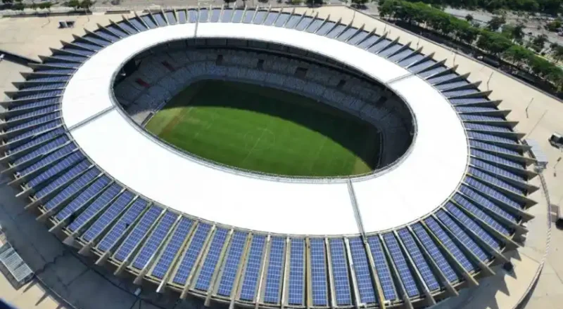 Como as Coberturas de Energia Solar Podem Melhorar a Experiência nos Estádios de Futebol